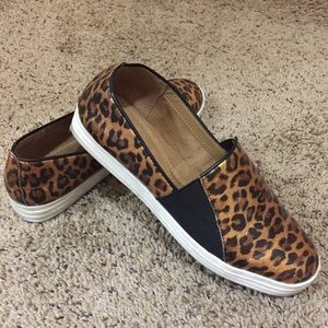 leather slip on shoes cheetah pattern